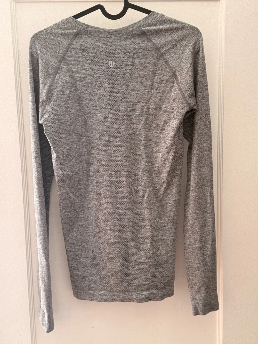 Lululemon Women’s Long Sleeve Activewear- Grey